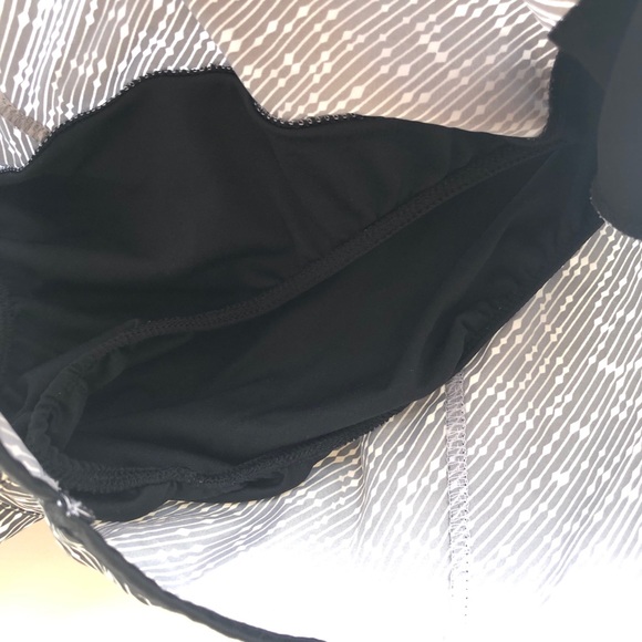 Nike Dry-Fit Athletic Running Shorts Size Medium - Picture 6 of 7